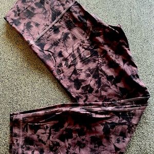 Black and dark mauve/violet lululemon leggings size 8